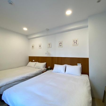 良文旅 Ryou Hotel Tainan Esterno foto