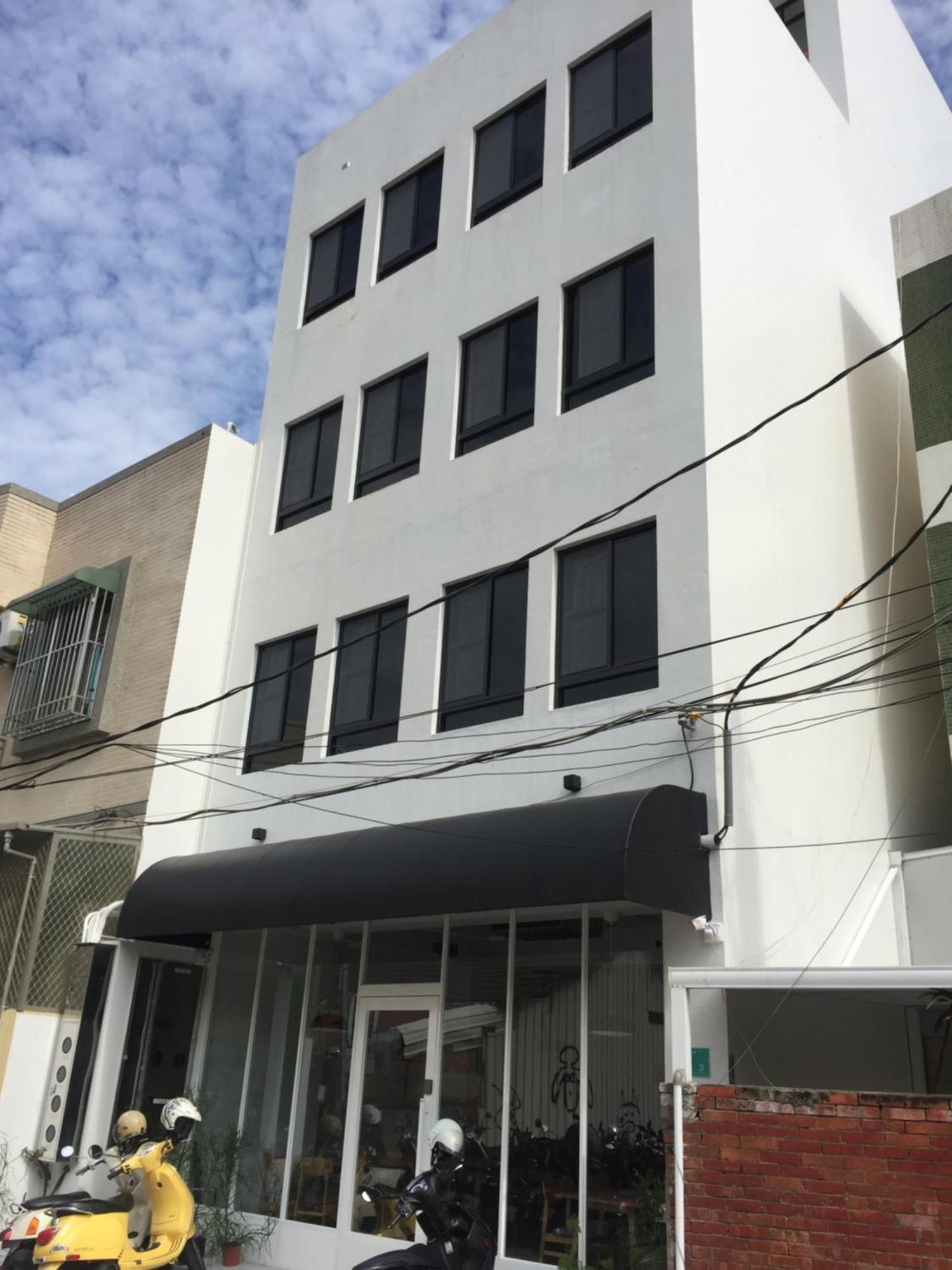 良文旅 Ryou Hotel Tainan Esterno foto