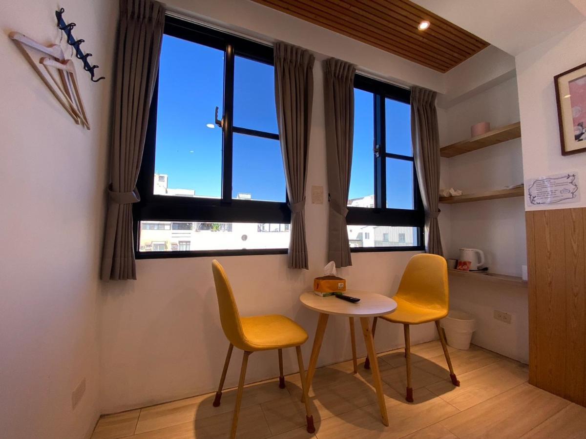 良文旅 Ryou Hotel Tainan Esterno foto