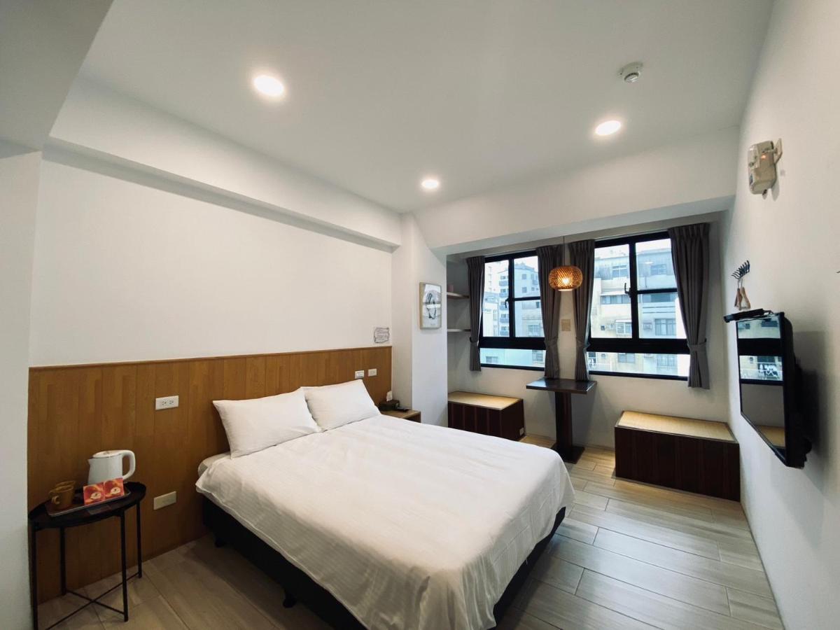 良文旅 Ryou Hotel Tainan Esterno foto