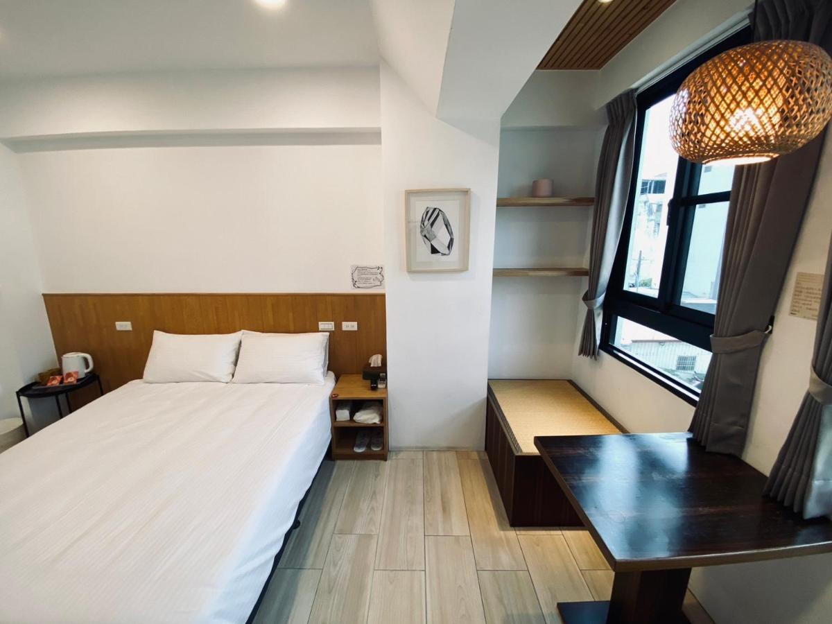 良文旅 Ryou Hotel Tainan Esterno foto