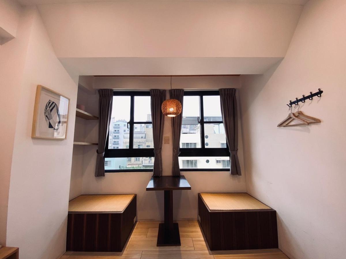 良文旅 Ryou Hotel Tainan Esterno foto