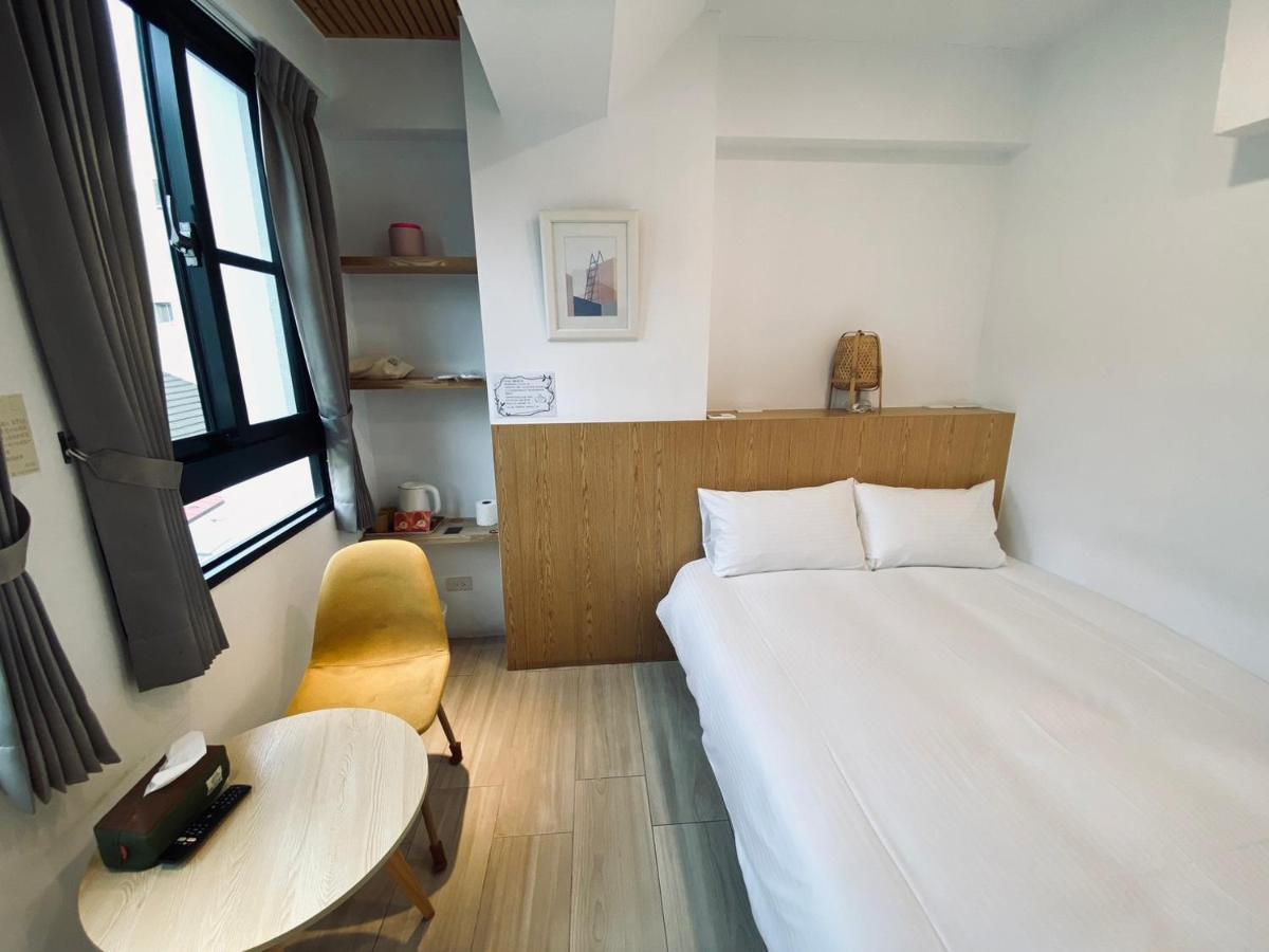 良文旅 Ryou Hotel Tainan Esterno foto