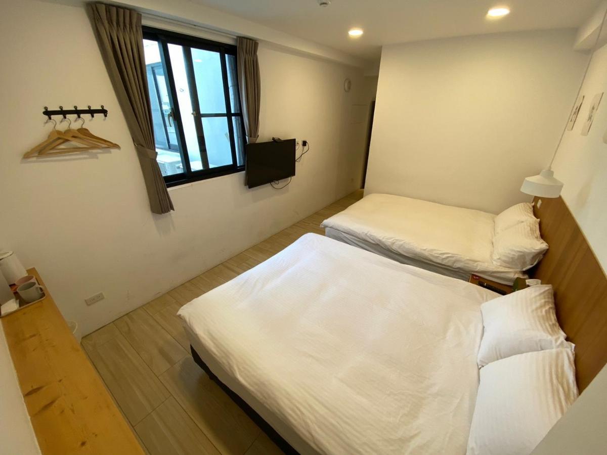 良文旅 Ryou Hotel Tainan Esterno foto