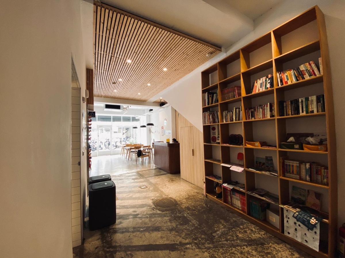 良文旅 Ryou Hotel Tainan Esterno foto