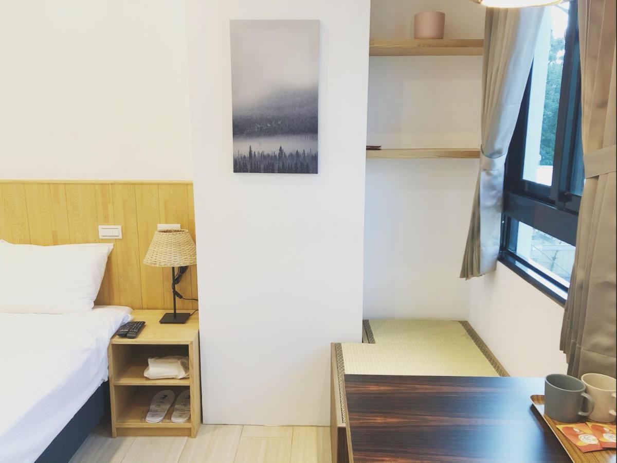 良文旅 Ryou Hotel Tainan Esterno foto