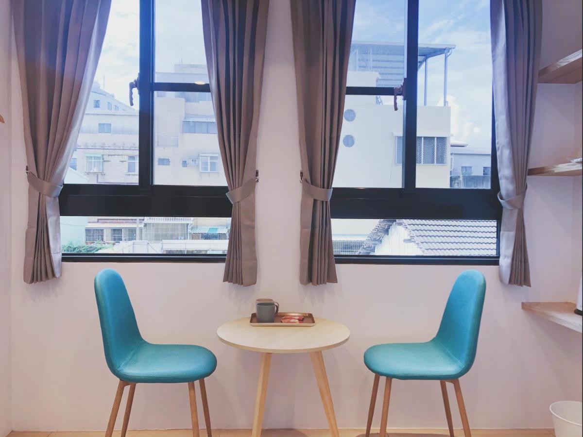 良文旅 Ryou Hotel Tainan Esterno foto