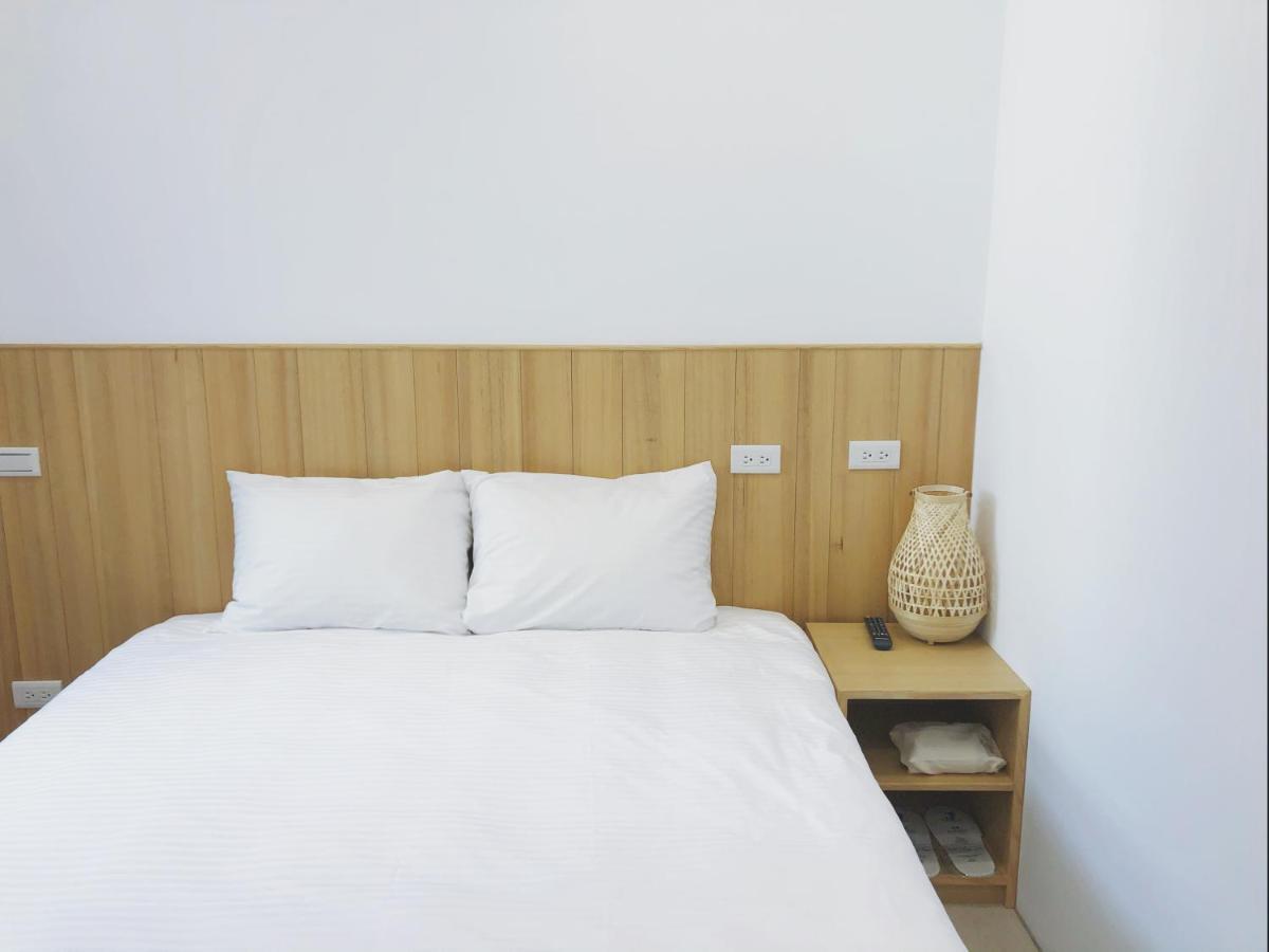 良文旅 Ryou Hotel Tainan Esterno foto