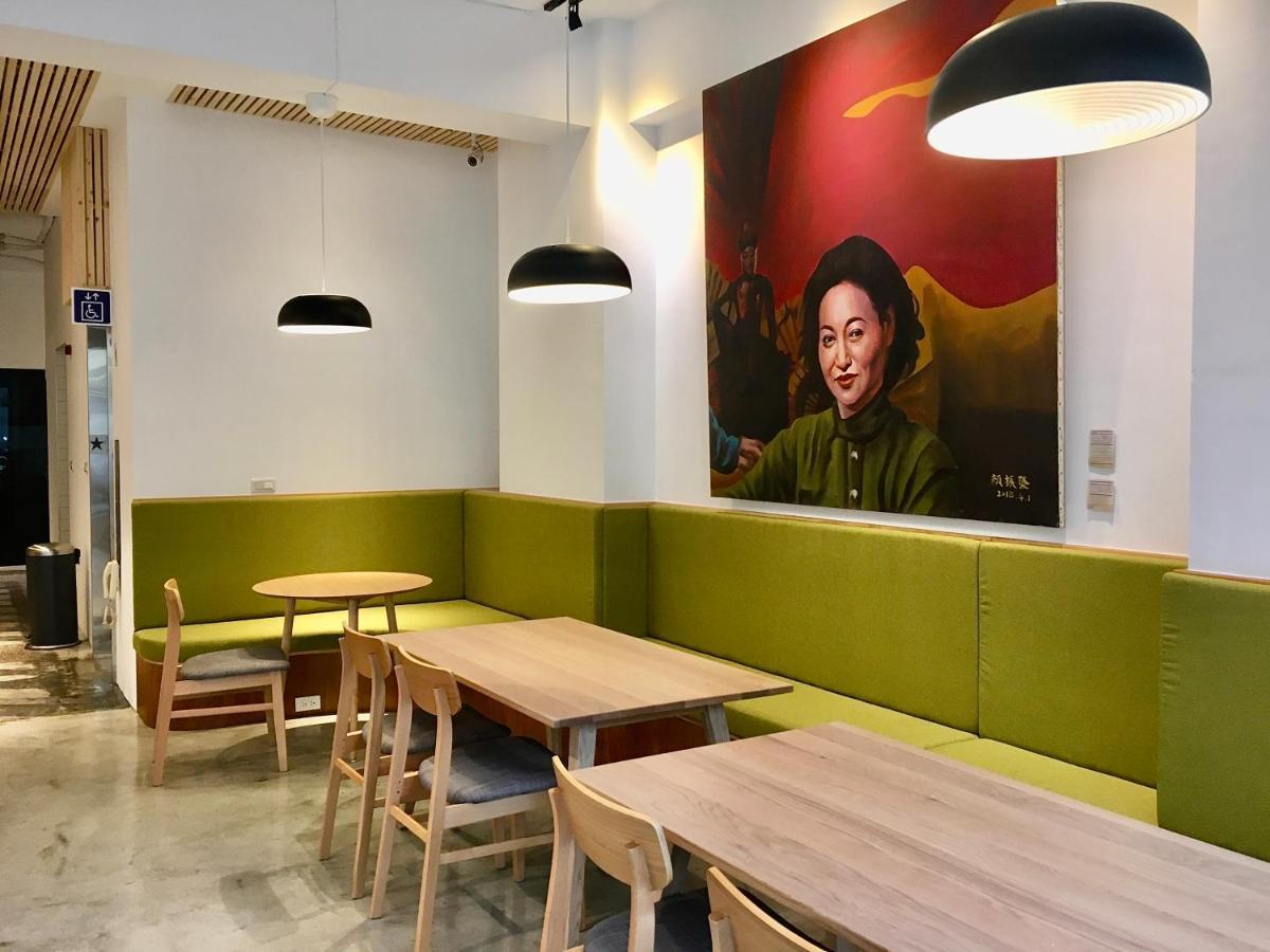 良文旅 Ryou Hotel Tainan Esterno foto