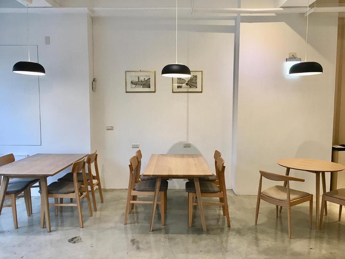 良文旅 Ryou Hotel Tainan Esterno foto