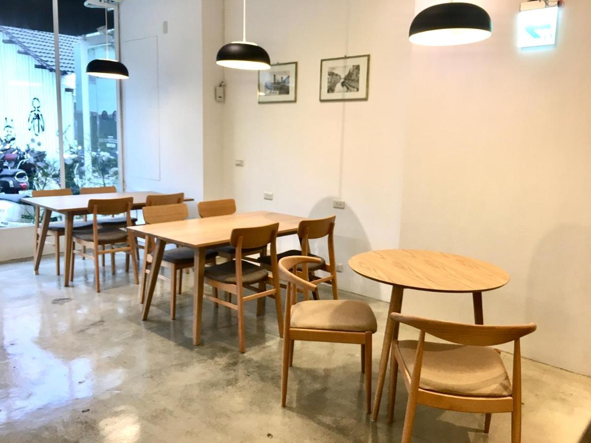 良文旅 Ryou Hotel Tainan Esterno foto